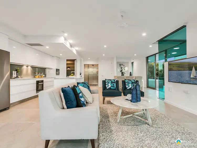 Unit 2/3 Viewland Drive, Noosa Heads QLD 4567