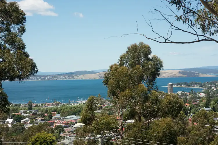 90 Liverpool Crescent, West Hobart TAS 7000