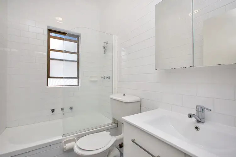 Fifth view of Homely apartment listing, 5/3 Cox Avenue, Bondi Beach NSW 2026