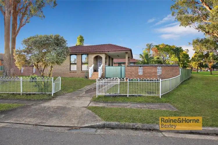 37 Apache Road, Bossley Park NSW 2176