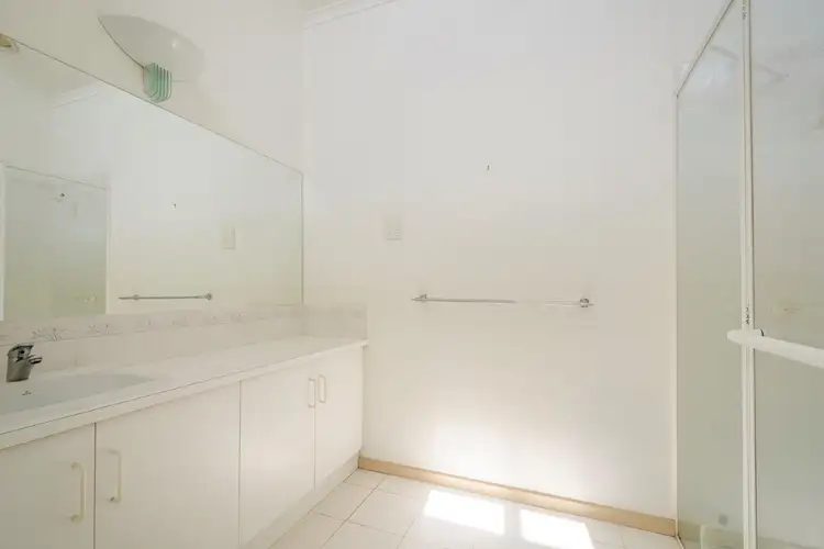 Sixth view of Homely house listing, 2-6/32 Wynarka Drive, Hoppers Crossing VIC 3029