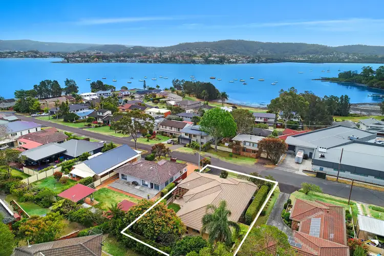 26 Orana Street, Green Point NSW 2251