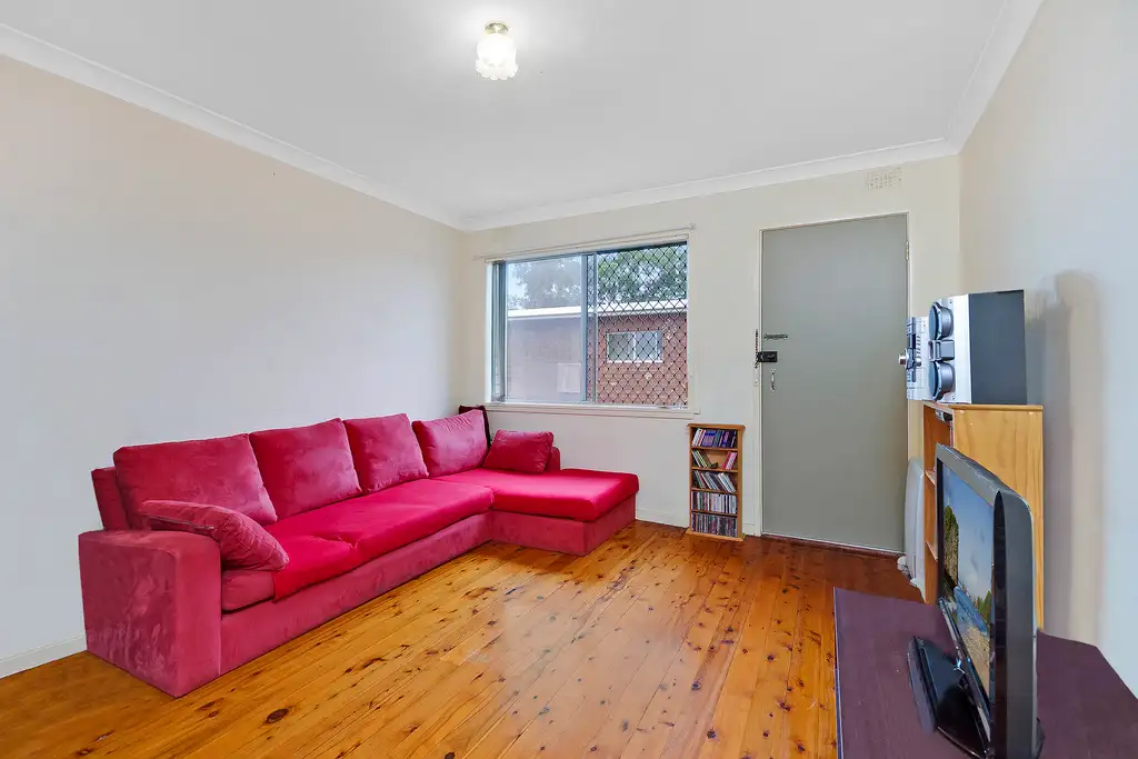 Main view of Homely unit listing, 2/13 Pine Crescent, Coniston NSW 2500