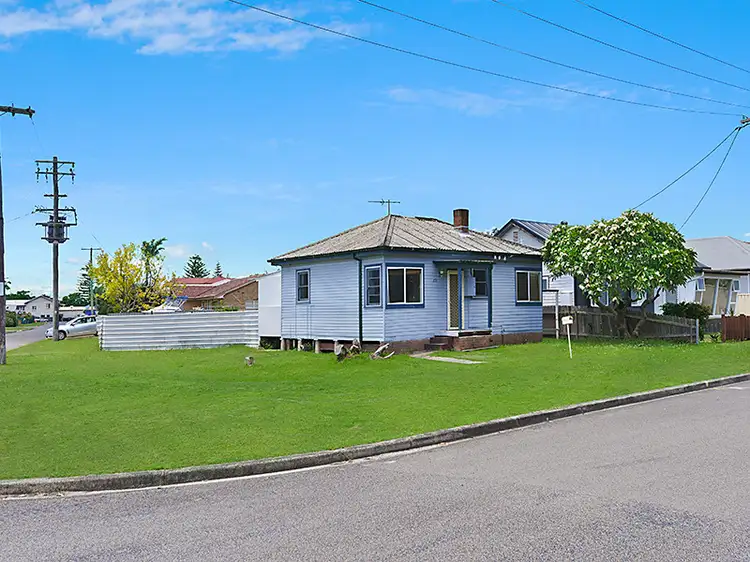108 LAKEVIEW PARADE, Blacksmiths NSW 2281