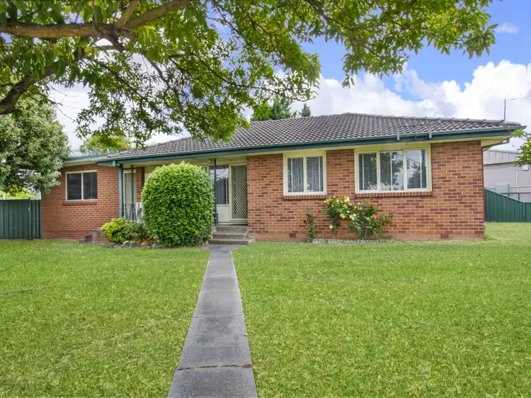 168 Graham Avenue, Lurnea NSW 2170