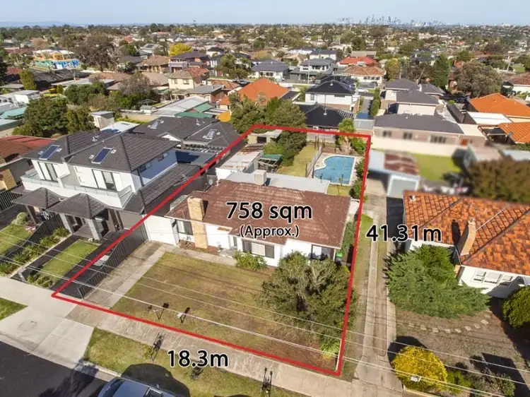 15 Curie Avenue, Oak Park VIC 3046