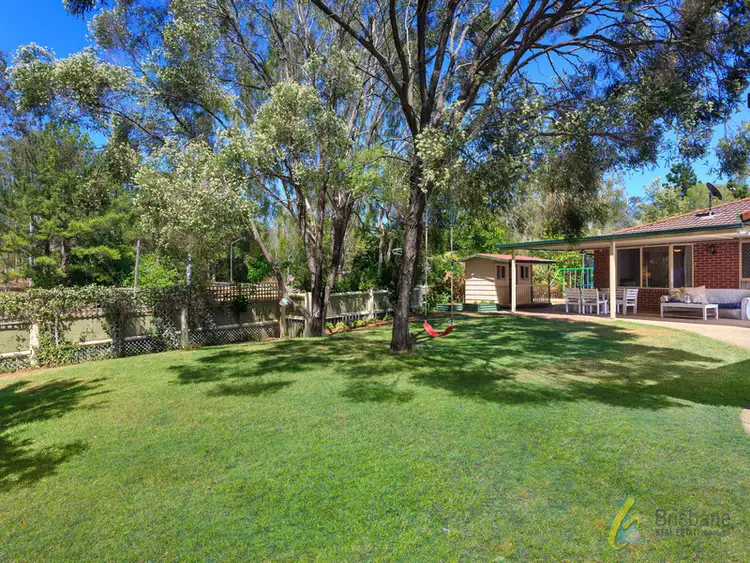 1 Lindsay Way, Brookfield QLD 4069