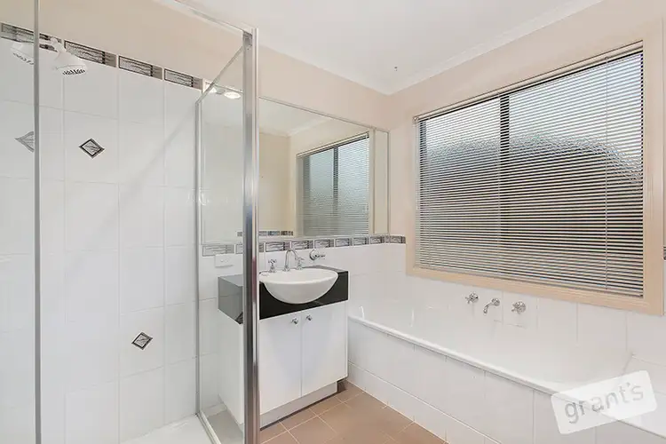 Seventh view of Homely house listing, 4 Kurnwill Place, Berwick VIC 3806