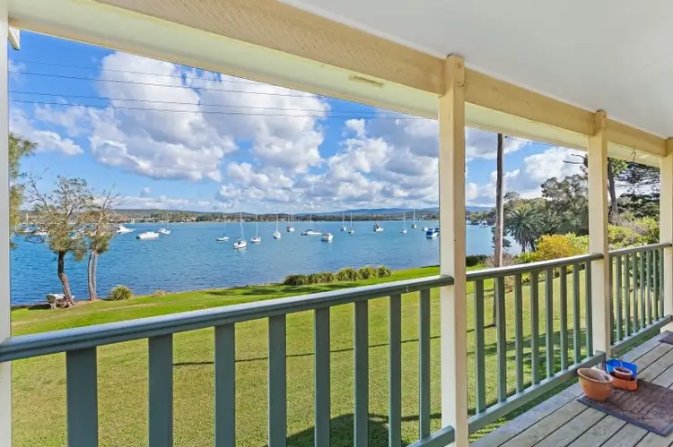 107 Bay Road, Bolton Point NSW 2283