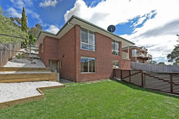 2/64 Coolamon Road, Taroona TAS 7053