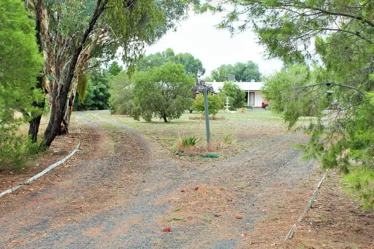 132 Lawnside Drive, Mendooran NSW 2842