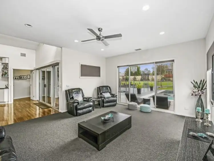 Seventh view of Homely house listing, 10 Arcadia Crescent, Leongatha VIC 3953