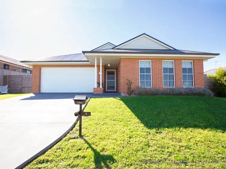4 Les Circuit, Gillieston Heights NSW 2321