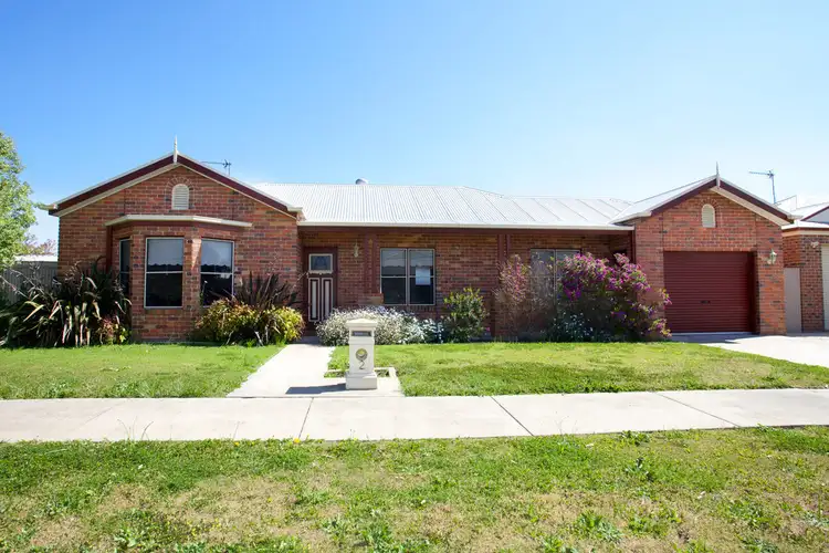 2 Hughes Street, Horsham VIC 3400