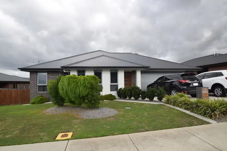 35 Dafnis Drive, Newnham TAS 7248