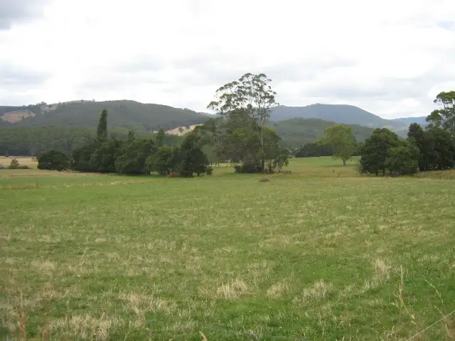 - Lowana Road, Gunns Plains TAS 7315