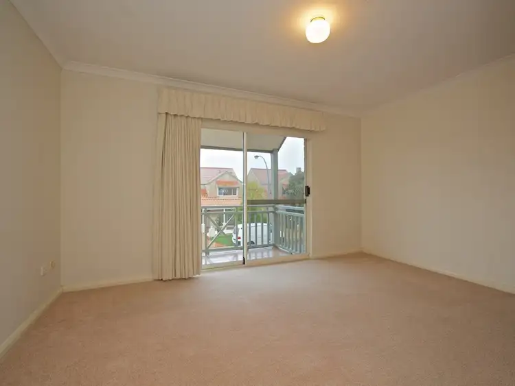 Seventh view of Homely townhouse listing, 20 Lakefront Circle, The Vines WA 6069