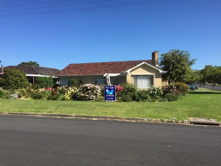 75 Williams Parade, Bairnsdale VIC 3875