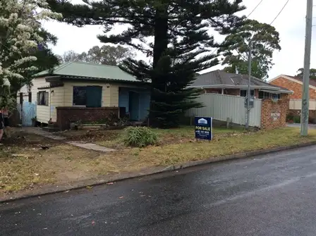 8 Glover Street, Belmont NSW 2280