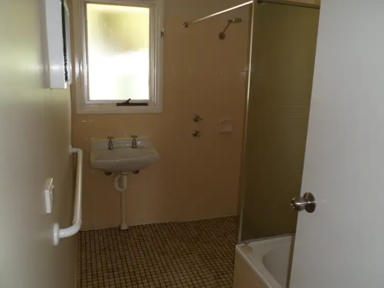 Sixth view of Homely house listing, 5 CHESTNUT CLOSE, Mount Gambier SA 5290