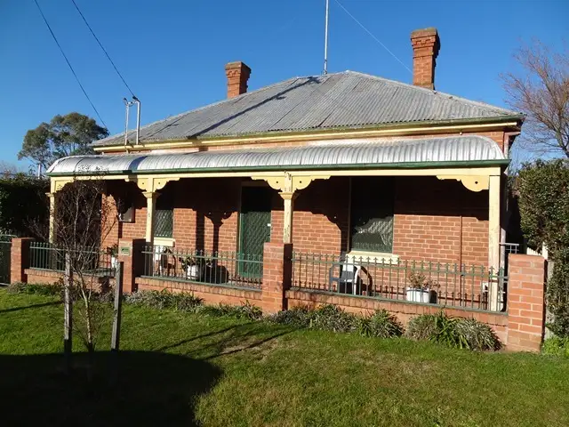 8 Lewins Street, Bathurst NSW 2795