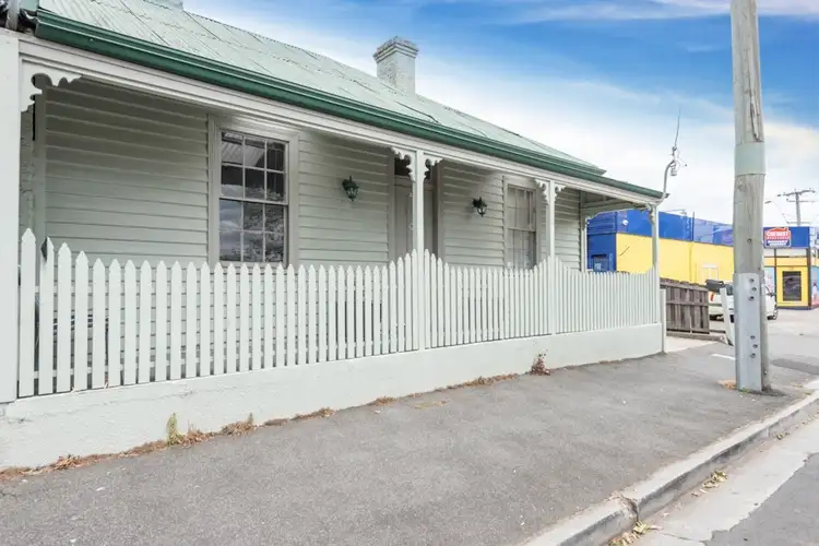 8 Racecourse Cres, Launceston TAS 7250
