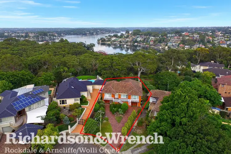 6 Park View Grove, Blakehurst NSW 2221
