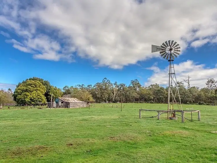 173 Jubb Road, Jarrahdale WA 6124
