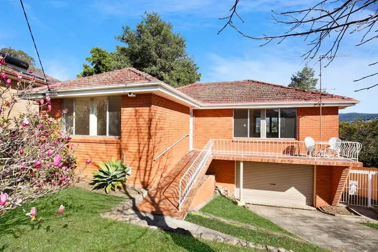 32 St John's Avenue, Mangerton NSW 2500