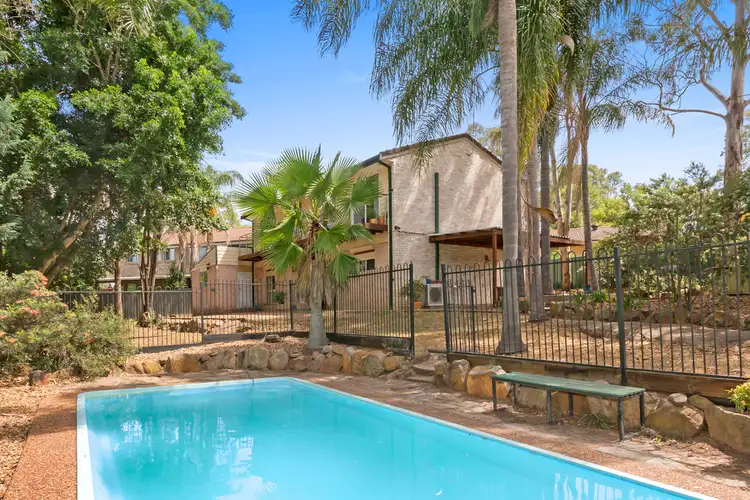 6 Enid Place, Ingleburn NSW 2565