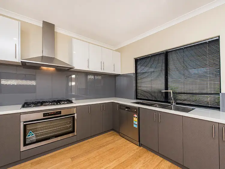 5 Range Court, High Wycombe WA 6057