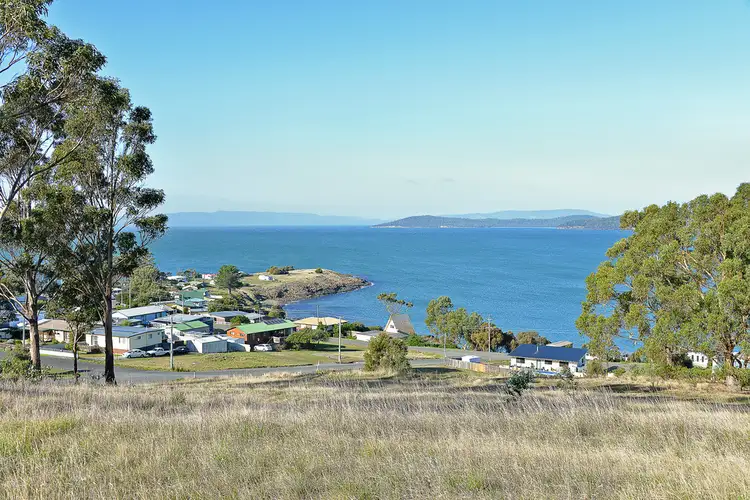 42 Robinia Street, Primrose Sands TAS 7173