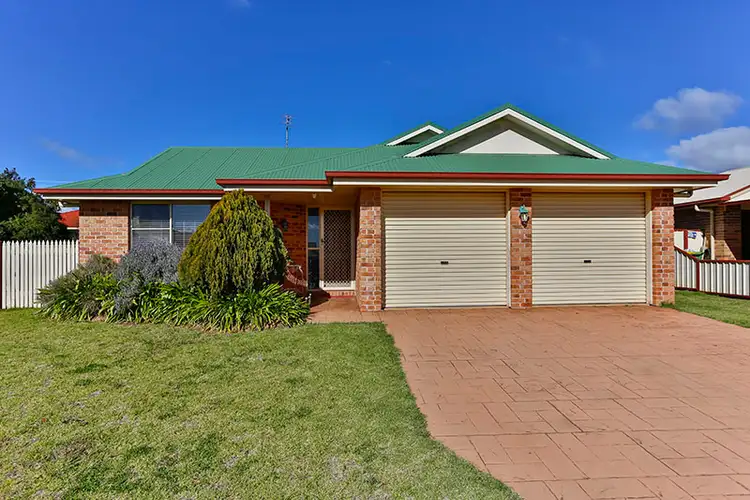 2 Buckle Court, Middle Ridge QLD 4350