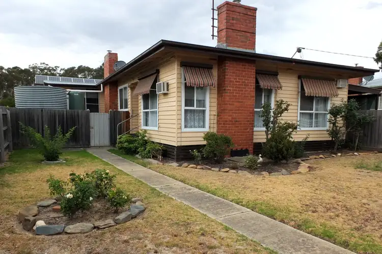 24 Davey Street, Avoca VIC 3467