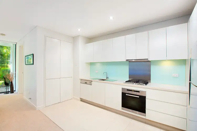 Second view of Homely unit listing, 2/20 Hawkesbury Avenue, Dee Why NSW 2099