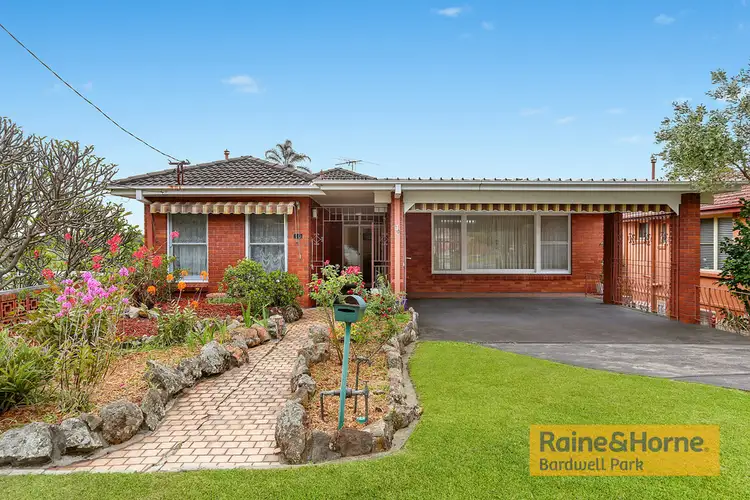 10 Illawong Street, Lugarno NSW 2210