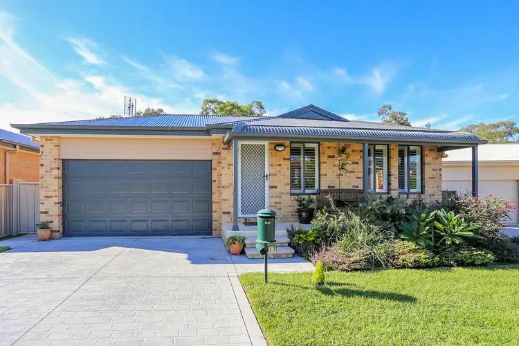 17 Lawver Crescent, Lake Munmorah NSW 2259