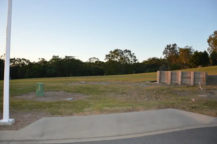 25 Azure Drive, Rural View QLD 4740