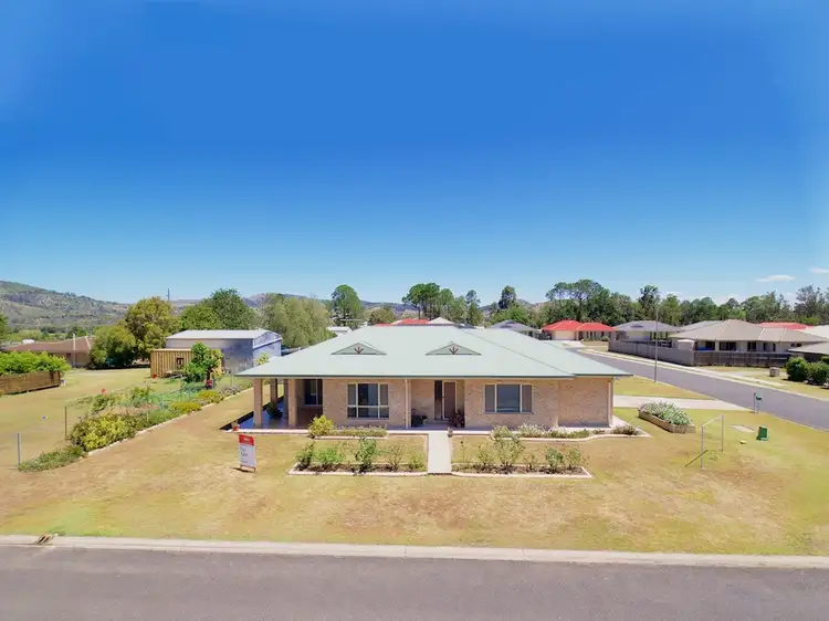 1 WALNUT CRESCENT, Lowood QLD 4311