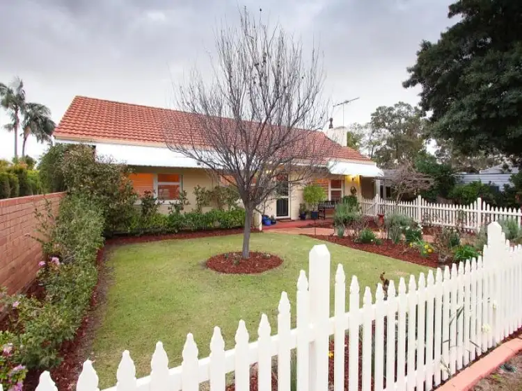 Second view of Homely house listing, 6 Lisa Place, Mount Pleasant WA 6153