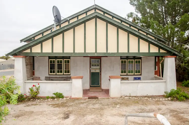 6 Wells Street, Streaky Bay SA 5680