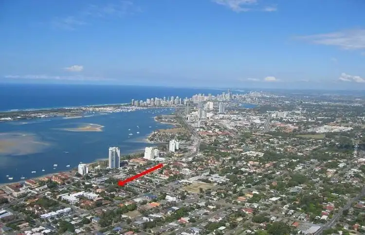 8 Sunshine Court, Labrador QLD 4215