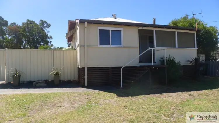 11 Evans Street, Collie WA 6225