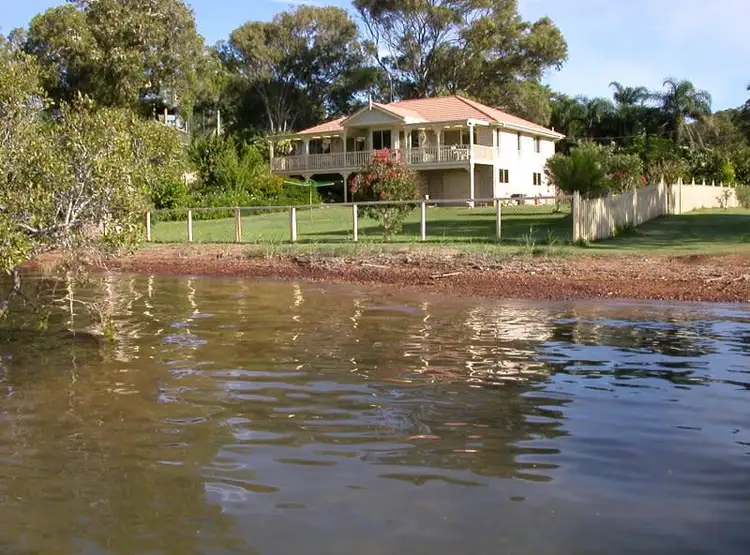 2 TINA AV, Lamb Island QLD 4184