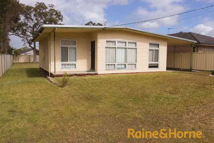 28 DANBURY AVENUE, Gorokan NSW 2263