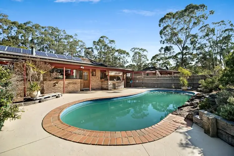 1 Grevillea Court, Long Forest VIC 3340