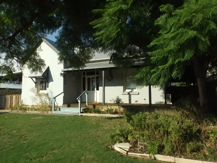 60 Suburban Rd, York WA 6302