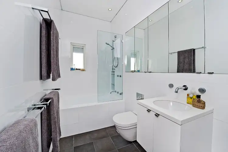 Fifth view of Homely apartment listing, 4/146 Francis Street, Bondi NSW 2026