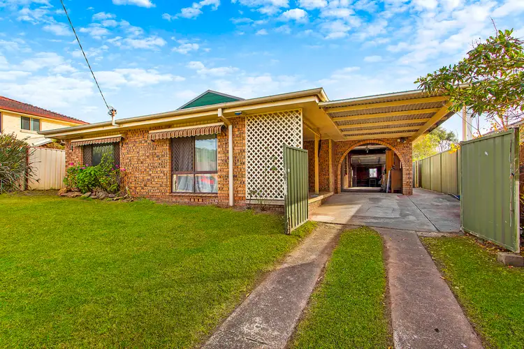 1 Craigend Street, Wyoming NSW 2250