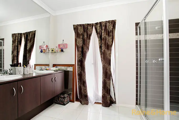 Sixth view of Homely house listing, 7 Silvergum Place, Cranbourne VIC 3977